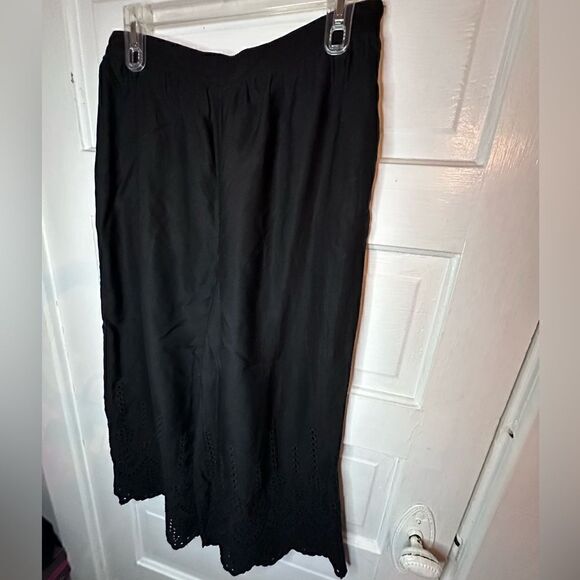 Anthro Wide Leg Eyelet Detail Crop Pants Size 2 - Picture 8 of 11